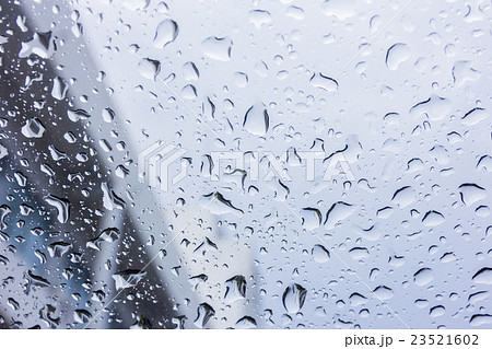 Drops of rain on glass , rain drops Drops of rain on glass , rain drops 23521602