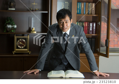 弁護士 イメージ 23523810