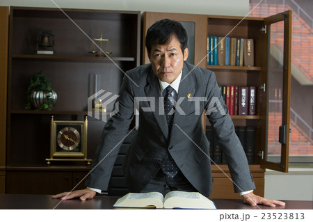 弁護士 イメージ 23523813