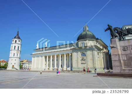 ヴィリニュス大聖堂と鐘楼 ヴィリニュス大聖堂と鐘楼 23526790