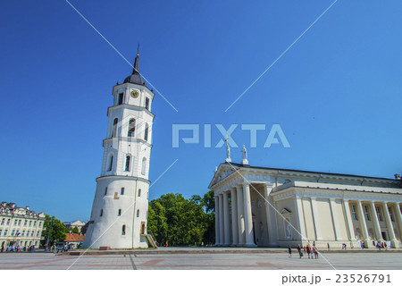 ヴィリニュス大聖堂と鐘楼 23526791