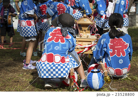 祭りの子どもたち 23528800