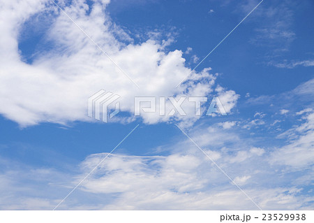 青空と白い雲 23529938