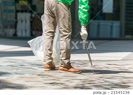ごみ拾い 23545236