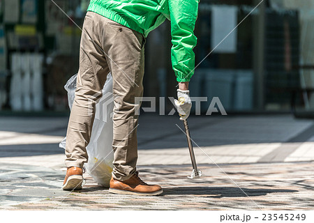 ごみ拾い 23545249