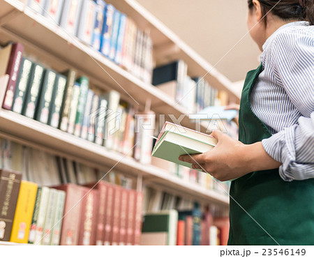 図書館職員イメージ 図書館職員イメージ 23546149
