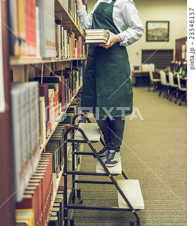 図書館職員イメージ 23546157
