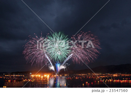 大輪花開く　京都　宮津燈籠流し海上花火大会　 23547560