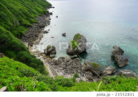 6月 沖縄・宮古島234伊良部島・サバオキ井戸 6月 沖縄・宮古島234伊良部島・サバオキ井戸 23552831