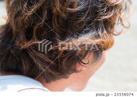 茶髪の男性 ダメージヘアイメージ 茶髪の男性 ダメージヘアイメージ 23556074