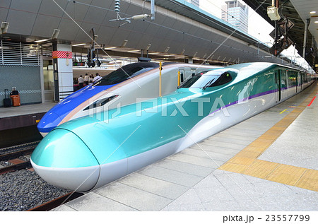 北の大地へ向かう北海道新幹線H５系はやぶさ 23557799