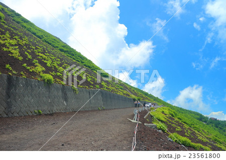 吉田口登山道五合目付近 吉田口登山道五合目付近 23561800