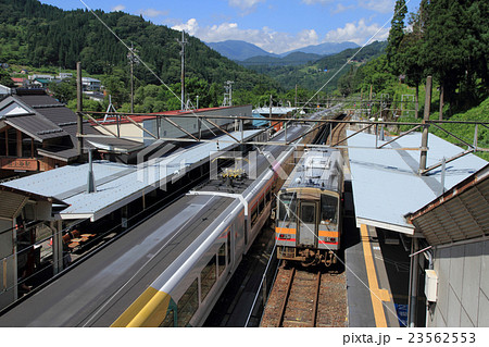 大糸線の夏　南小谷駅 23562553