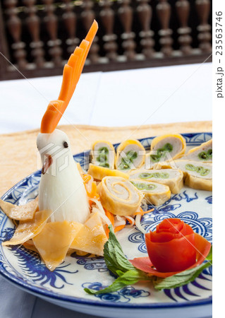 ベトナムのフエの宮廷料理 23563746