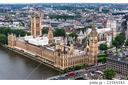 ロンドン 世界遺産 ウェストミンスター宮殿の写真素材