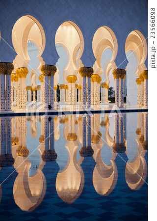 Sheikh Zayed White Mosque in Abu Dhabi 23566098