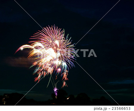 打ち上げ花火の生産地・福岡県みやま市瀬高町の花火(画像合成無し) 23566653
