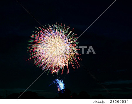 打ち上げ花火の生産地・福岡県みやま市瀬高町の花火(画像合成無し) 23566654