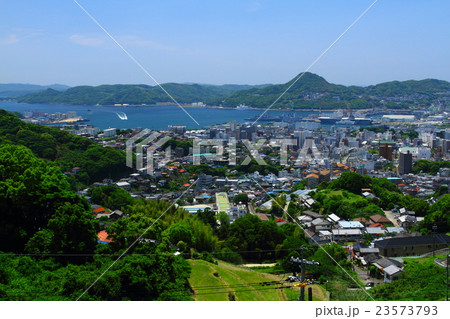 烏帽子岳中腹から見下ろした佐世保の町並み 23573793