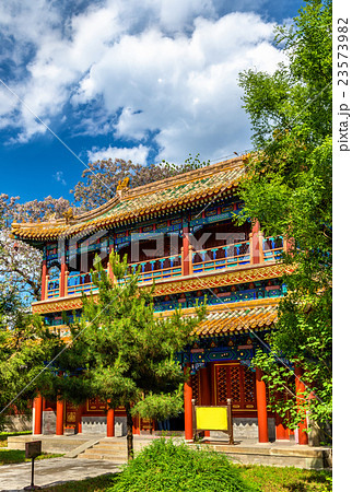 Pavilion in the Beihai park - Beijing, China. 23573982