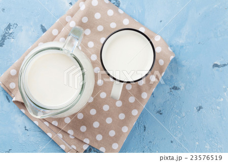Milk jug and cup Milk jug and cup 23576519