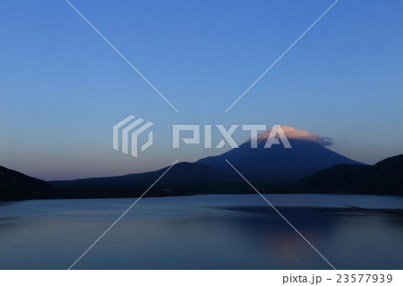 夕暮れの富士山 23577939