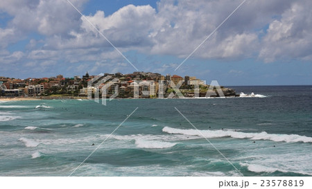 Big waves at Bondi Beach, Sydney 23578819