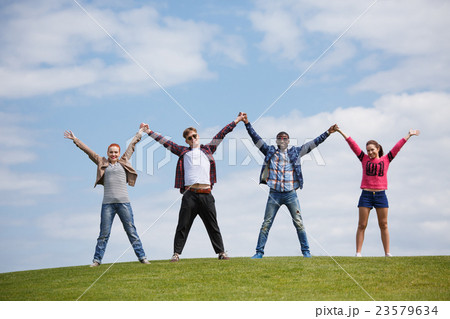 Best friends on picnic Best friends on picnic 23579634