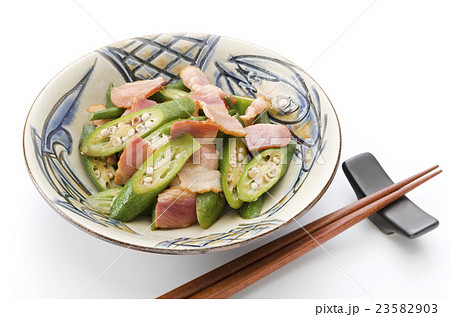 オクラとベーコンの炒め物 23582903