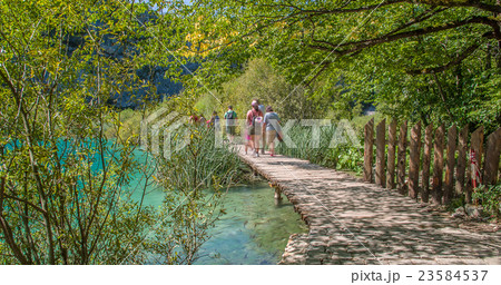 Wooden path in National Park in Plitvice 23584537