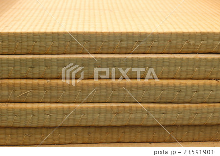 積み重ねられた畳 23591901