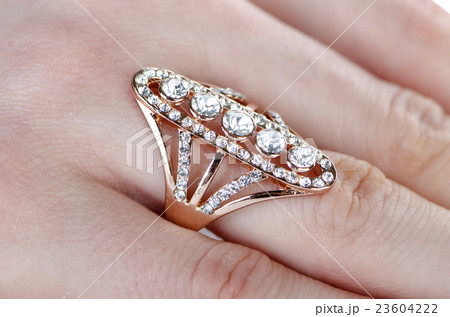 Jewellery ring worn on the finger 23604222