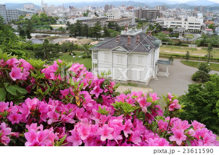 満開のツツジと鳥取城仁風閣&鳥取市街 満開のツツジと鳥取城仁風閣&鳥取市街 23611590