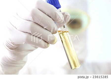 研究・製造イメージ クリーンルームでの作業 研究・製造イメージ クリーンルームでの作業 23615285