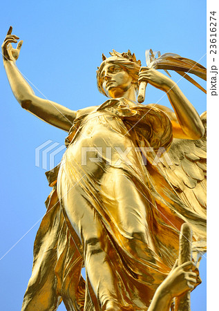 Buckingham Palace in London.. 23616274