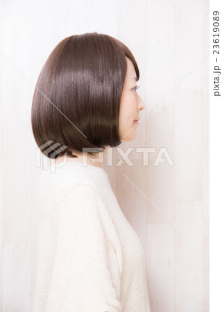 ボブ　女性 23619089