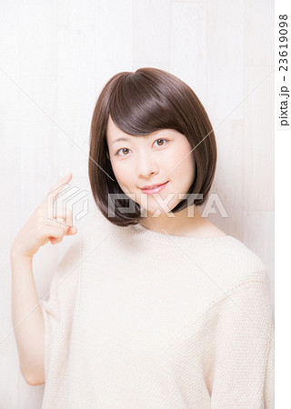 ボブ　女性 23619098
