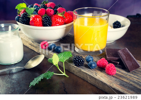 Bowl of berries. Healthy breakfast. 23621989