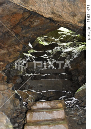滋賀県 河内の風穴 鍾乳洞 出入り口の写真素材