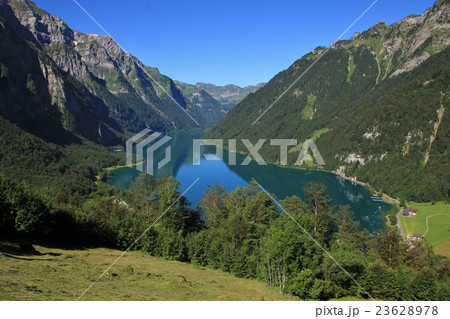 Turquoise lake Klontalersee, view from Schwammhohe 23628978