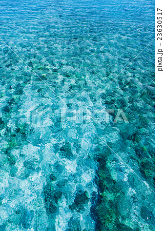 海 背景 沖縄 の写真素材