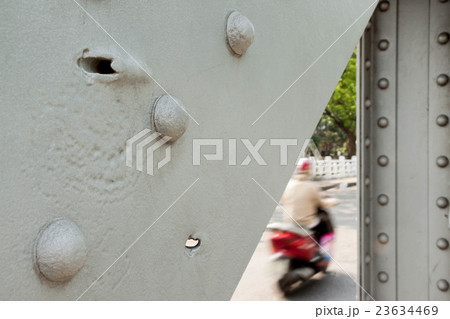 チャンティエン橋に残るベトナム戦争時の弾痕 チャンティエン橋に残るベトナム戦争時の弾痕 23634469