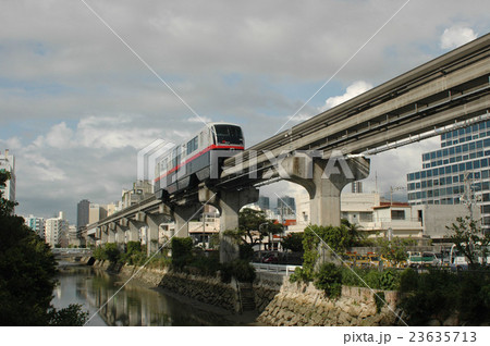 川とモノレール 23635713
