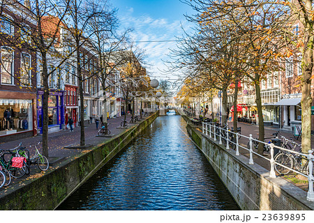 オランダ デルフトの街並みの写真素材