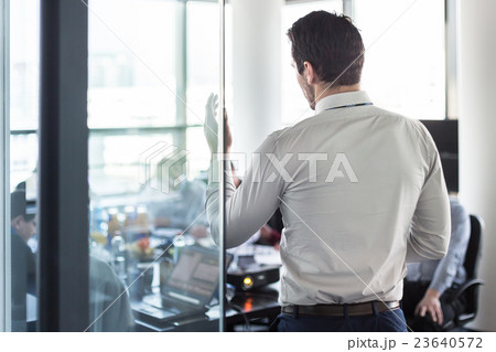 Business presentation on corporate meeting. 23640572