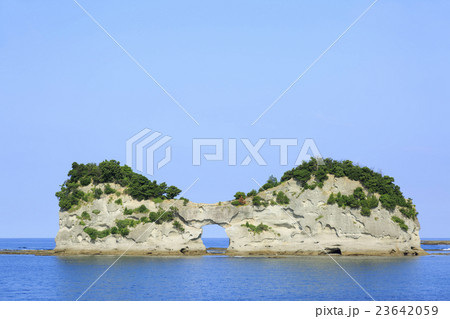 和歌山県・南紀白浜・円月島 23642059
