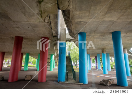 Under the overpass 23642905