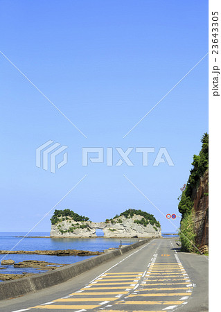 和歌山県・南紀白浜・円月島 23643305