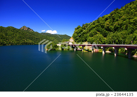 夏のさっぽろ湖と定山渓レイクライン 23644135