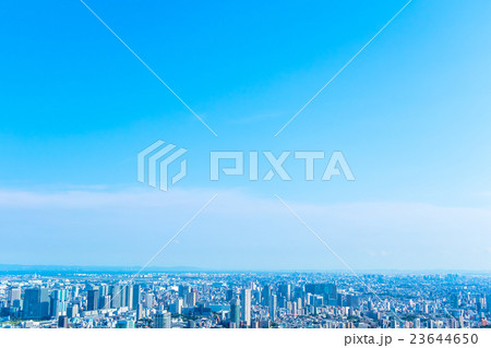 都市風景　さわやかな青空と都会　都市風景の画像素材　コピースペース　文字スペース　オフィス街 23644650